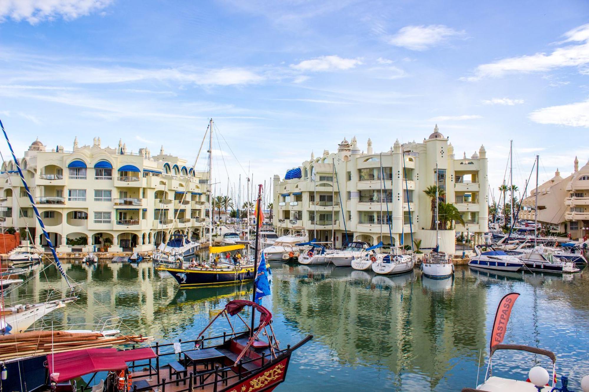 Lejlighed Benal Ii, Estudio Con Parque Acuatico Y Vistas Al Mar. Benalmádena