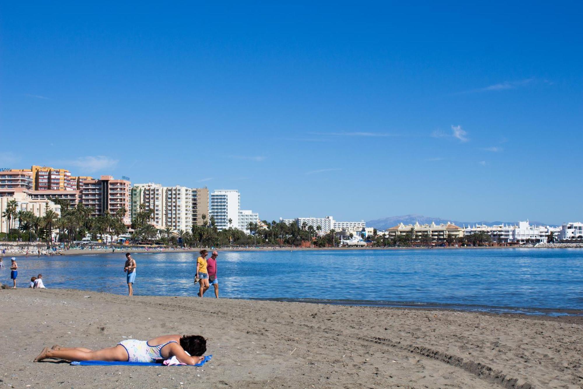 Lejlighed Benal Ii, Estudio Con Parque Acuatico Y Vistas Al Mar.