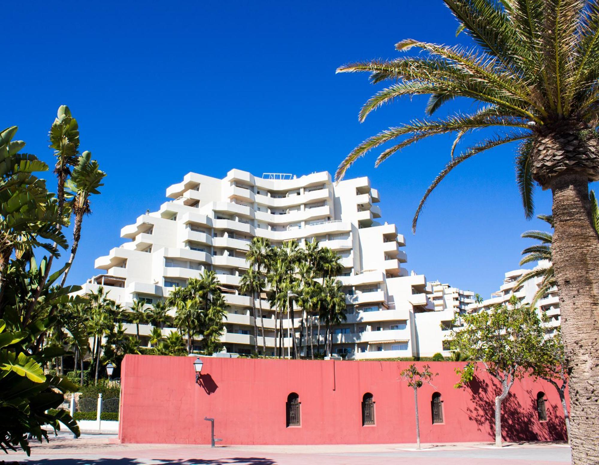 Benal Ii, Estudio Con Parque Acuatico Y Vistas Al Mar. Benalmádena