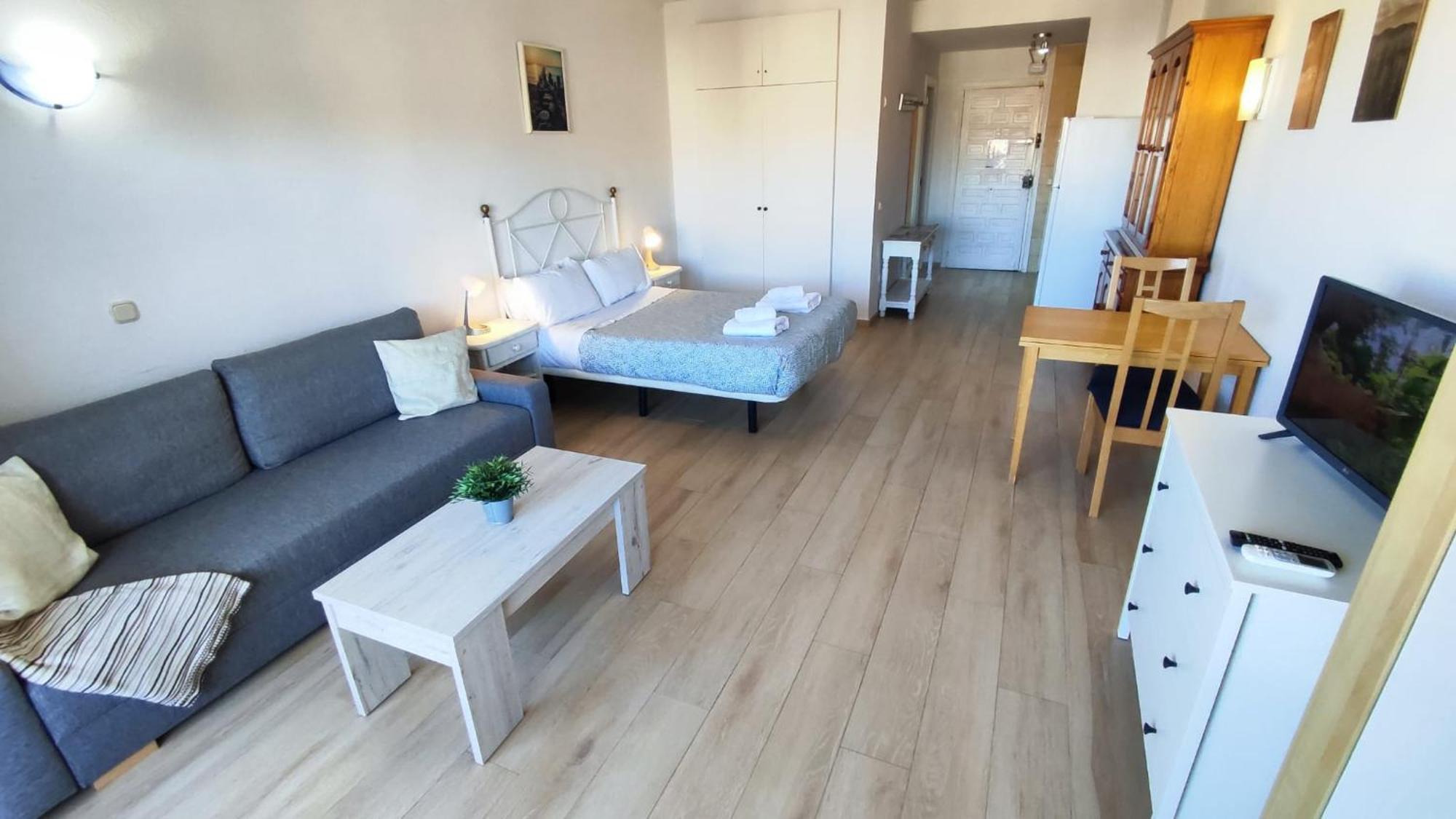 Lejlighed Benal Ii, Estudio Con Parque Acuatico Y Vistas Al Mar.